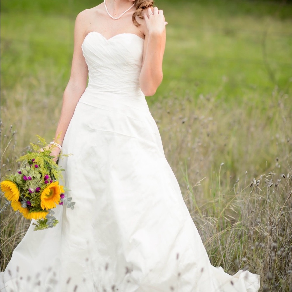Strapless Sweetheart A-Line Wedding Dress in Ivory Silk